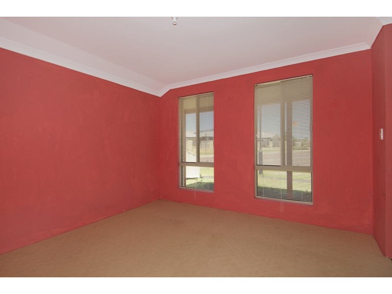 35 Dowerin Circuit, Lakelands WA 6180