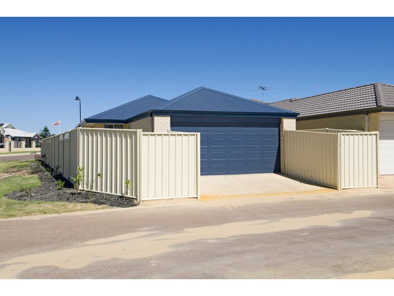 35 Dowerin Circuit, Lakelands WA 6180