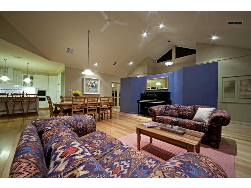 6 Cathryn Street, Halls Head WA 6210