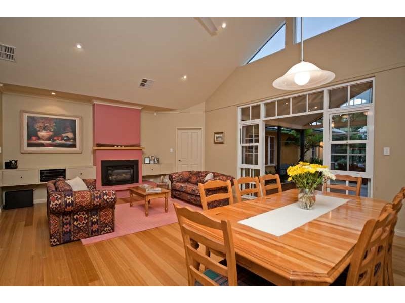 6 Cathryn Street, Halls Head WA 6210