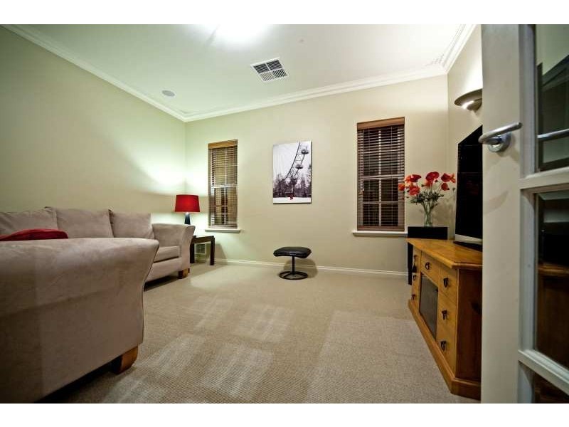 6 Cathryn Street, Halls Head WA 6210