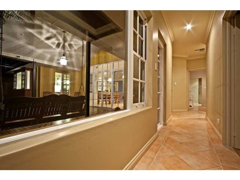 6 Cathryn Street, Halls Head WA 6210