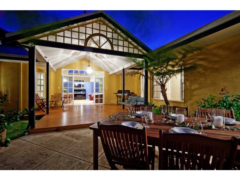 6 Cathryn Street, Halls Head WA 6210