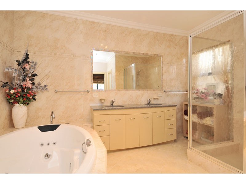 1 Ragamuffin Point, Halls Head WA 6210