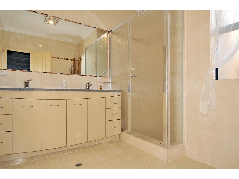 1 Ragamuffin Point, Halls Head WA 6210