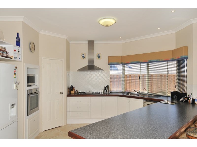 17 Carissa Turn, Halls Head WA 6210