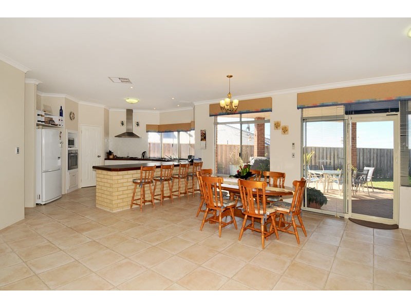 17 Carissa Turn, Halls Head WA 6210