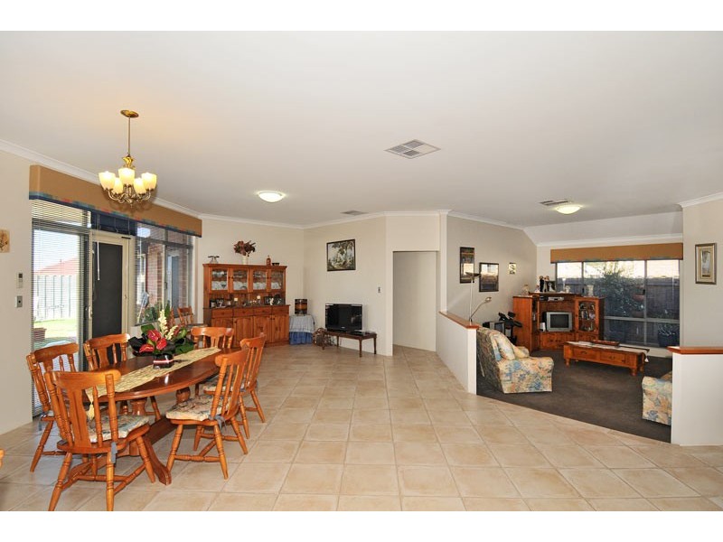 17 Carissa Turn, Halls Head WA 6210