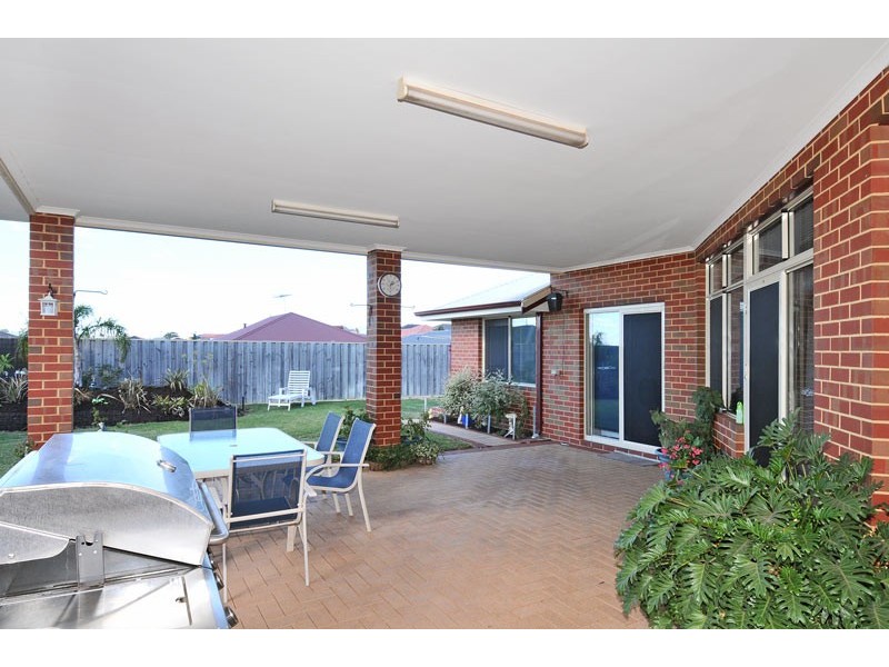 17 Carissa Turn, Halls Head WA 6210