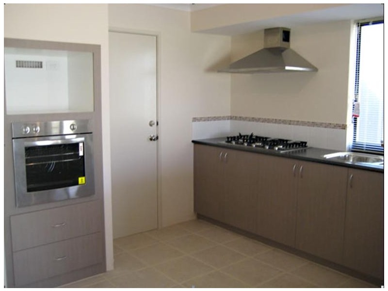 5 Lea Wynd, Lakelands WA 6180