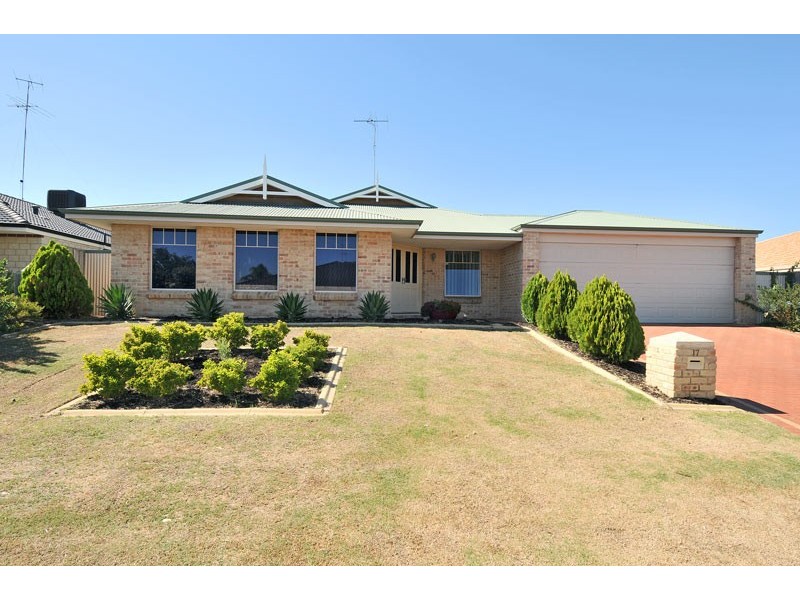 17 Kuta Lane, Halls Head WA 6210