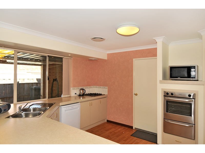 17 Kuta Lane, Halls Head WA 6210