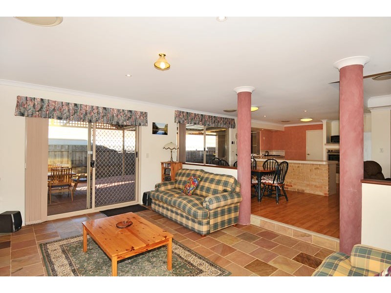 17 Kuta Lane, Halls Head WA 6210