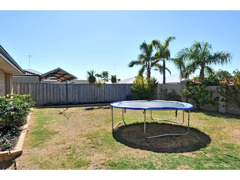 17 Kuta Lane, Halls Head WA 6210