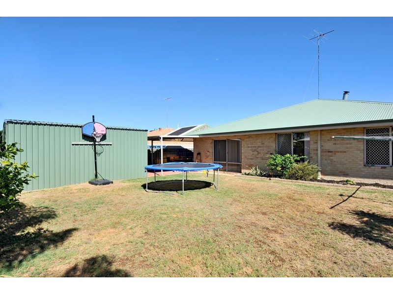 17 Kuta Lane, Halls Head WA 6210
