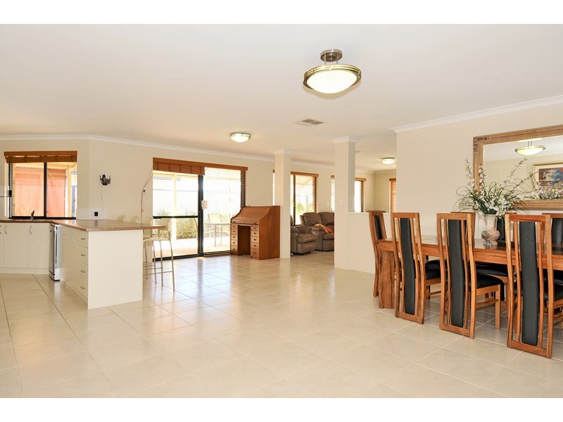 4 Philmont Way, Meadow Springs WA 6210