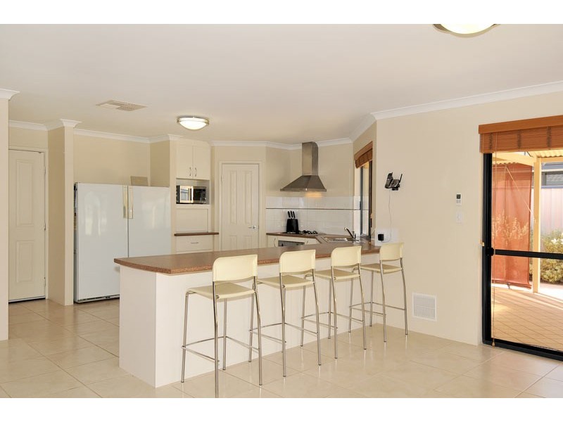 4 Philmont Way, Meadow Springs WA 6210