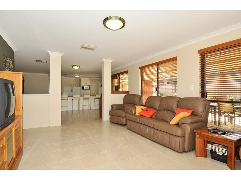 4 Philmont Way, Meadow Springs WA 6210