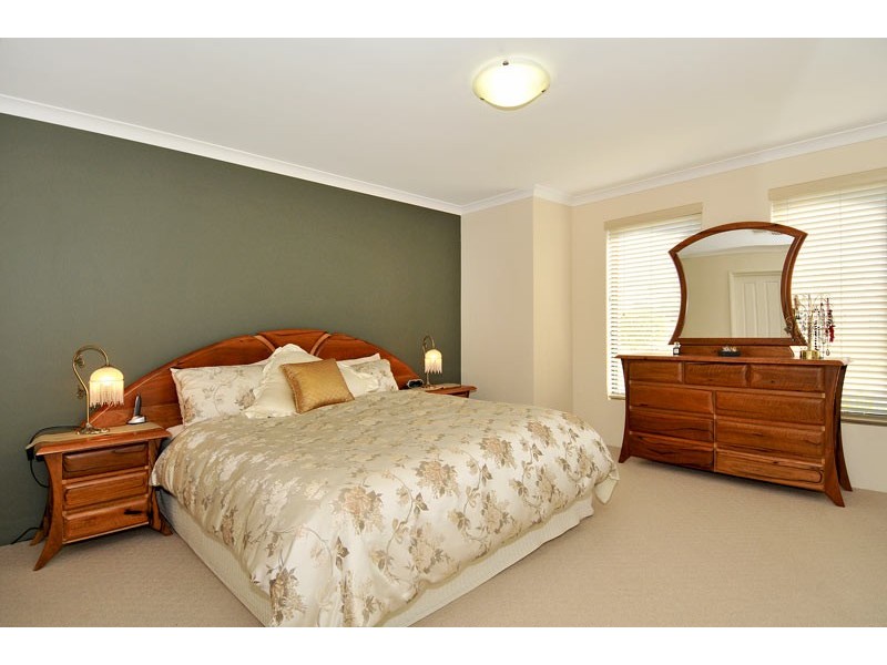 4 Philmont Way, Meadow Springs WA 6210