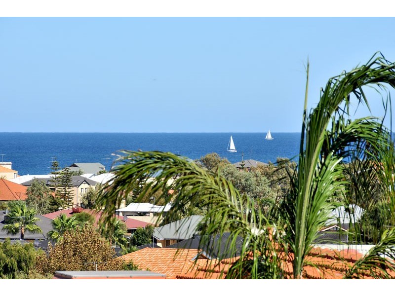 9 Pepperwood Rise, Halls Head WA 6210