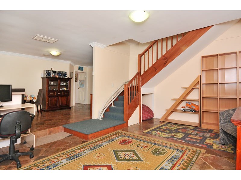 9 Pepperwood Rise, Halls Head WA 6210