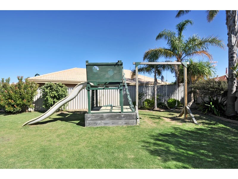 9 Pepperwood Rise, Halls Head WA 6210