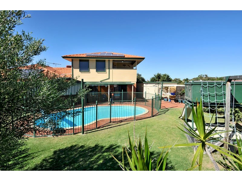 9 Pepperwood Rise, Halls Head WA 6210