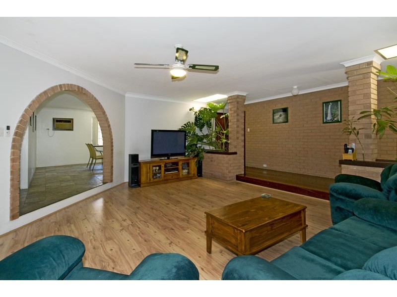 19 Coodanup Drive, Dudley Park WA 6210