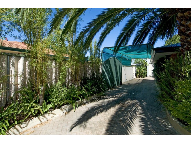 19 Coodanup Drive, Dudley Park WA 6210