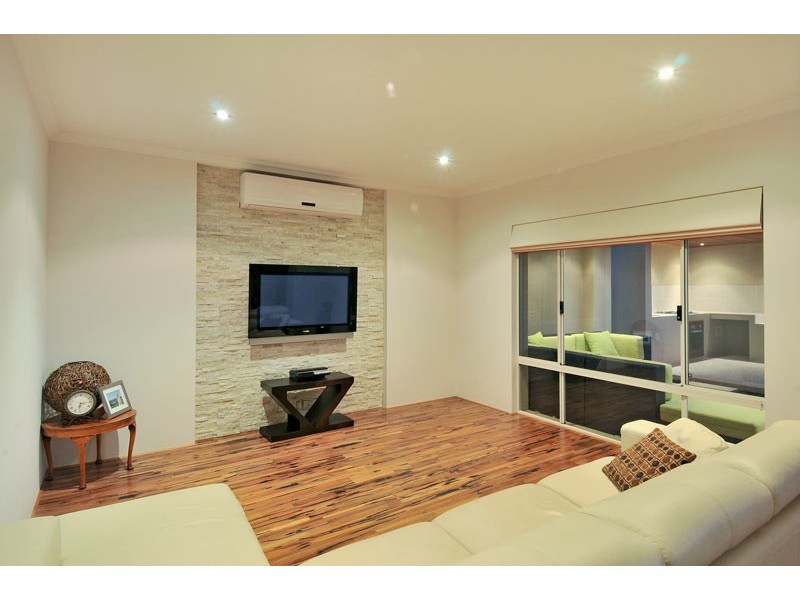 6 Nuchea Vista, Lakelands WA 6180