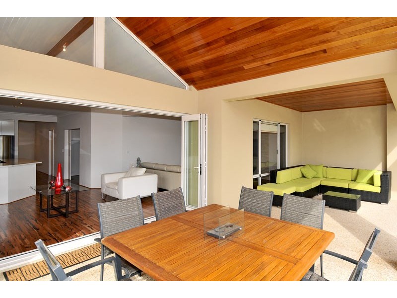 6 Nuchea Vista, Lakelands WA 6180