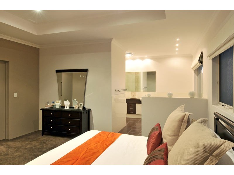 6 Nuchea Vista, Lakelands WA 6180