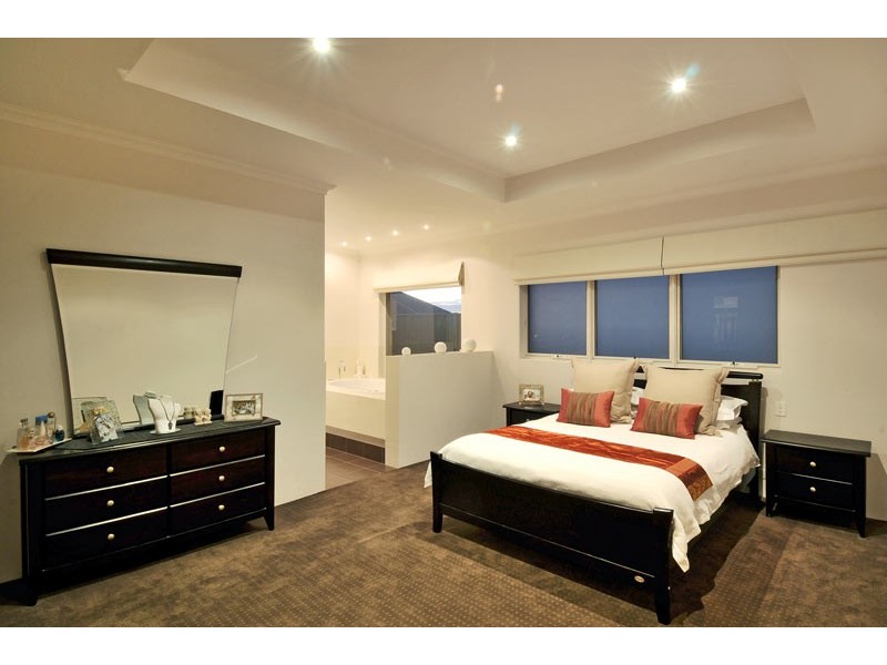 6 Nuchea Vista, Lakelands WA 6180