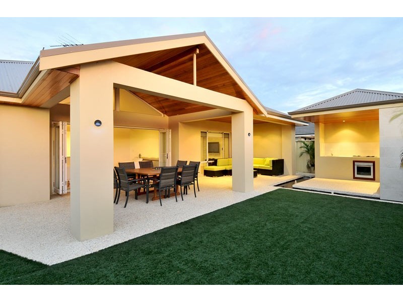 6 Nuchea Vista, Lakelands WA 6180