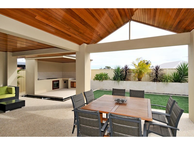 6 Nuchea Vista, Lakelands WA 6180