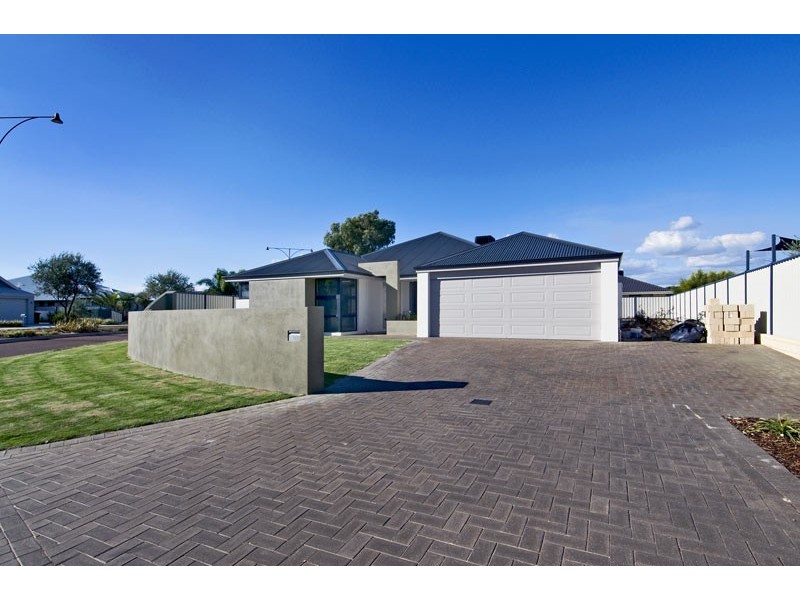 16 Grandmere Parade, Meadow Springs WA 6210