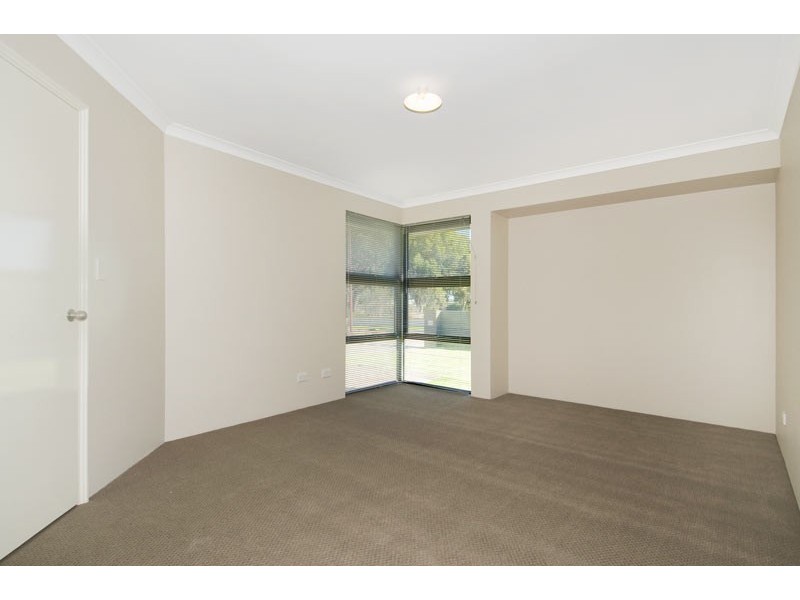 16 Grandmere Parade, Meadow Springs WA 6210