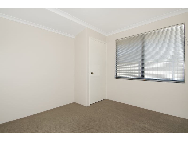 16 Grandmere Parade, Meadow Springs WA 6210