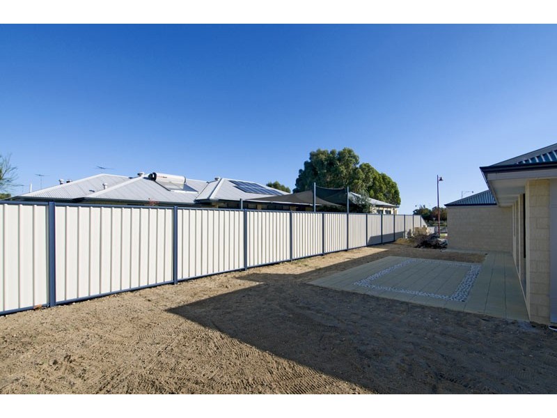 16 Grandmere Parade, Meadow Springs WA 6210