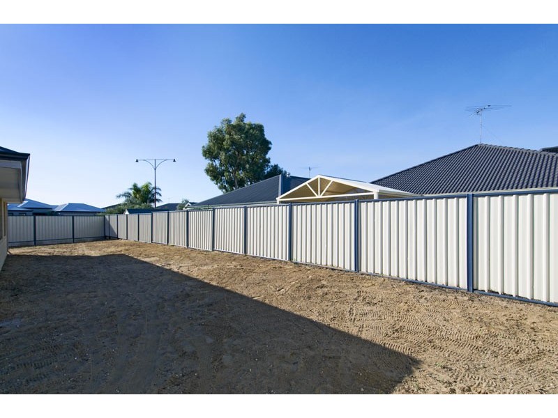 16 Grandmere Parade, Meadow Springs WA 6210