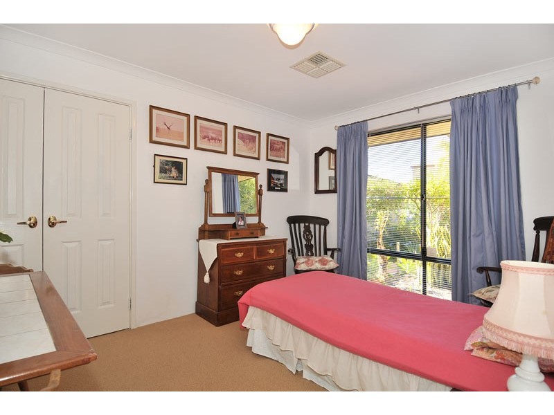 15 Fairborn Retreat, Meadow Springs WA 6210