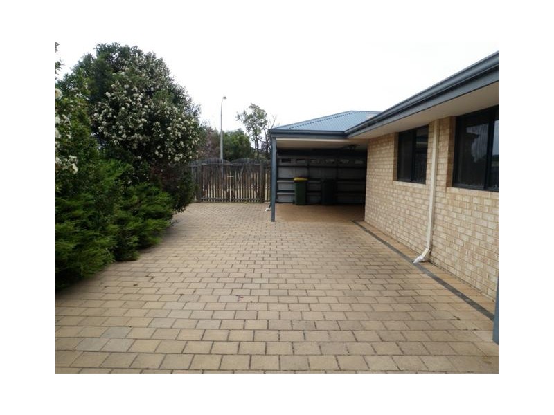 22 Waxflower Vista, Halls Head WA 6210