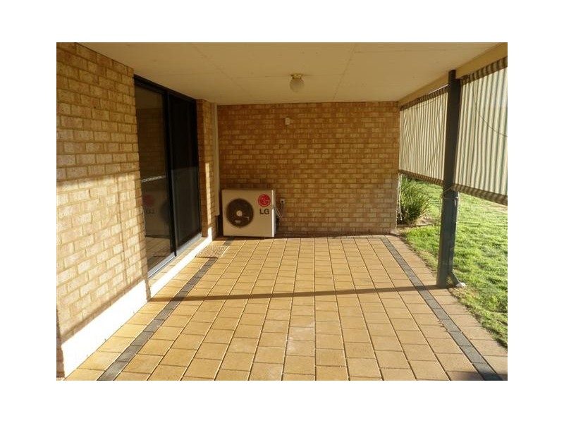 22 Waxflower Vista, Halls Head WA 6210