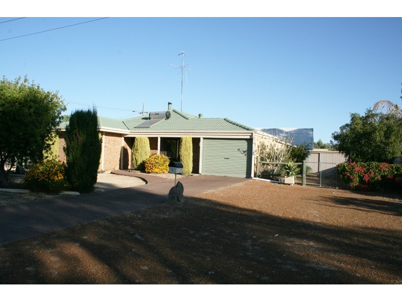 1 Jacaranda Drive, North Yunderup WA 6208