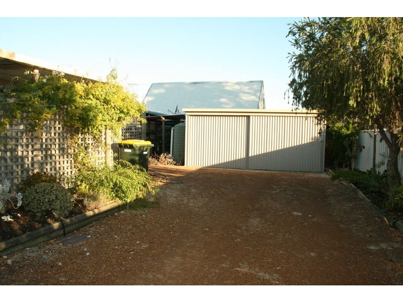 1 Jacaranda Drive, North Yunderup WA 6208