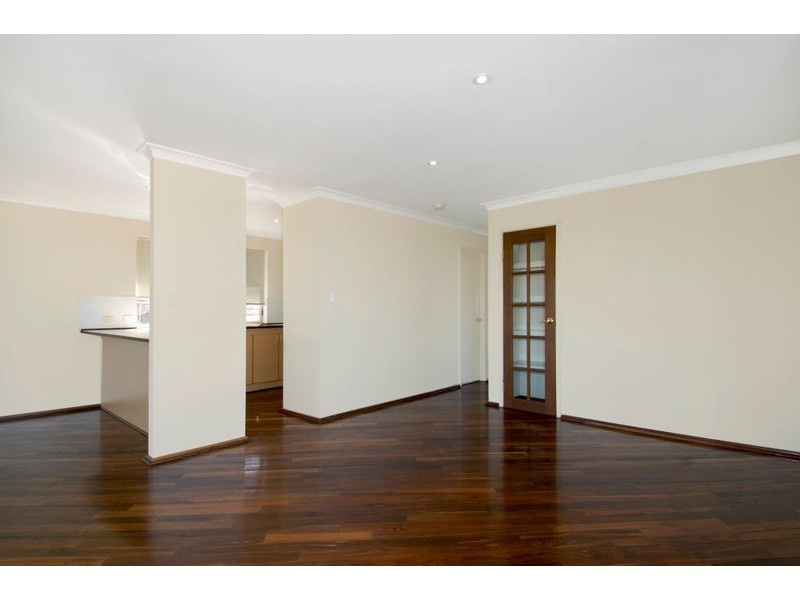 2/13 Allan Place, Halls Head WA 6210