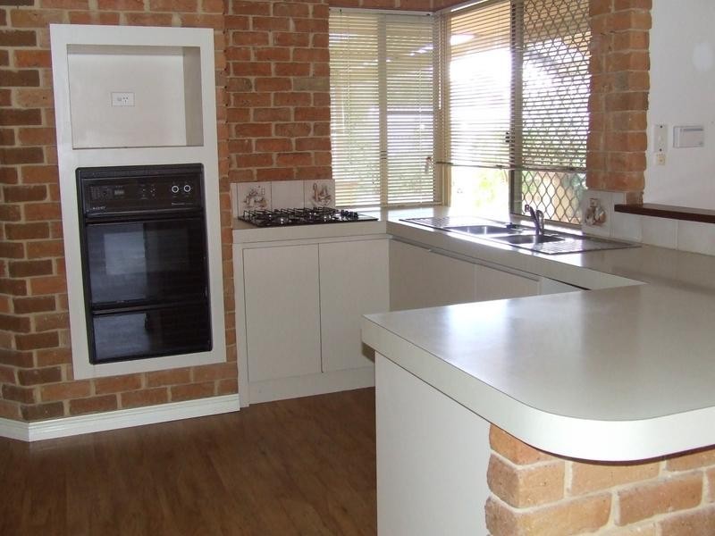 5 Petrel Close, Halls Head WA 6210