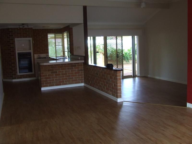 5 Petrel Close, Halls Head WA 6210