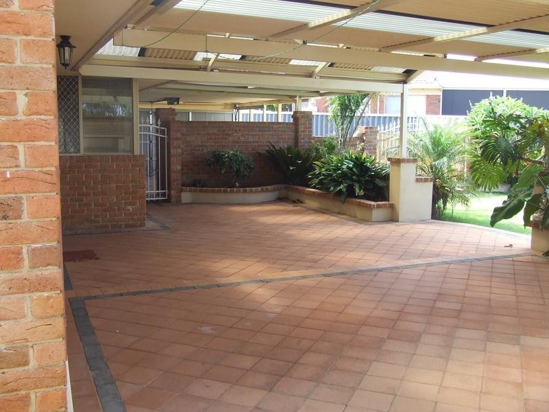 5 Petrel Close, Halls Head WA 6210