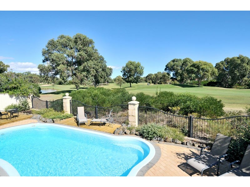 17 Fairborn Retreat, Meadow Springs WA 6210